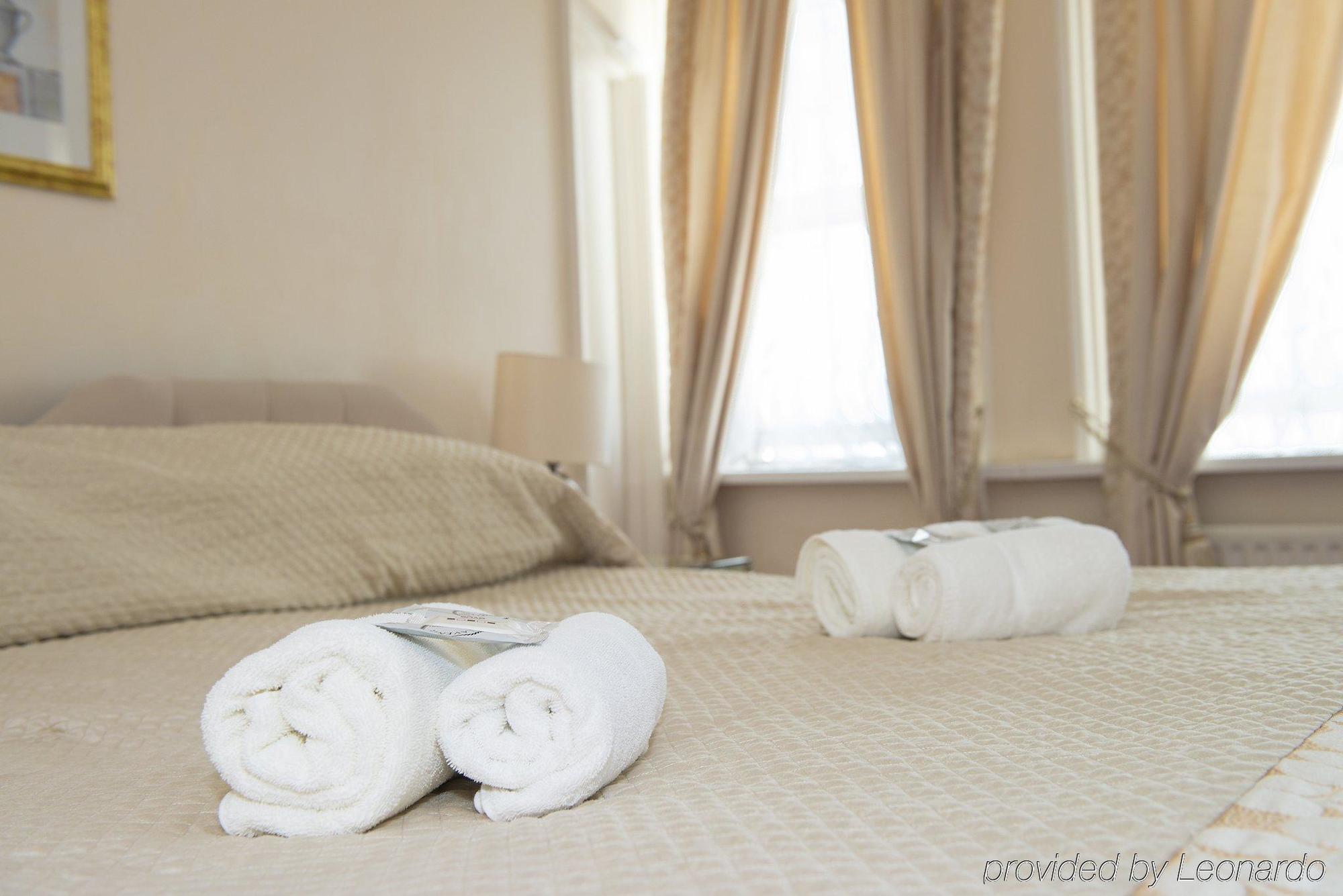 Albany Lions Hotel Истбурн Экстерьер фото