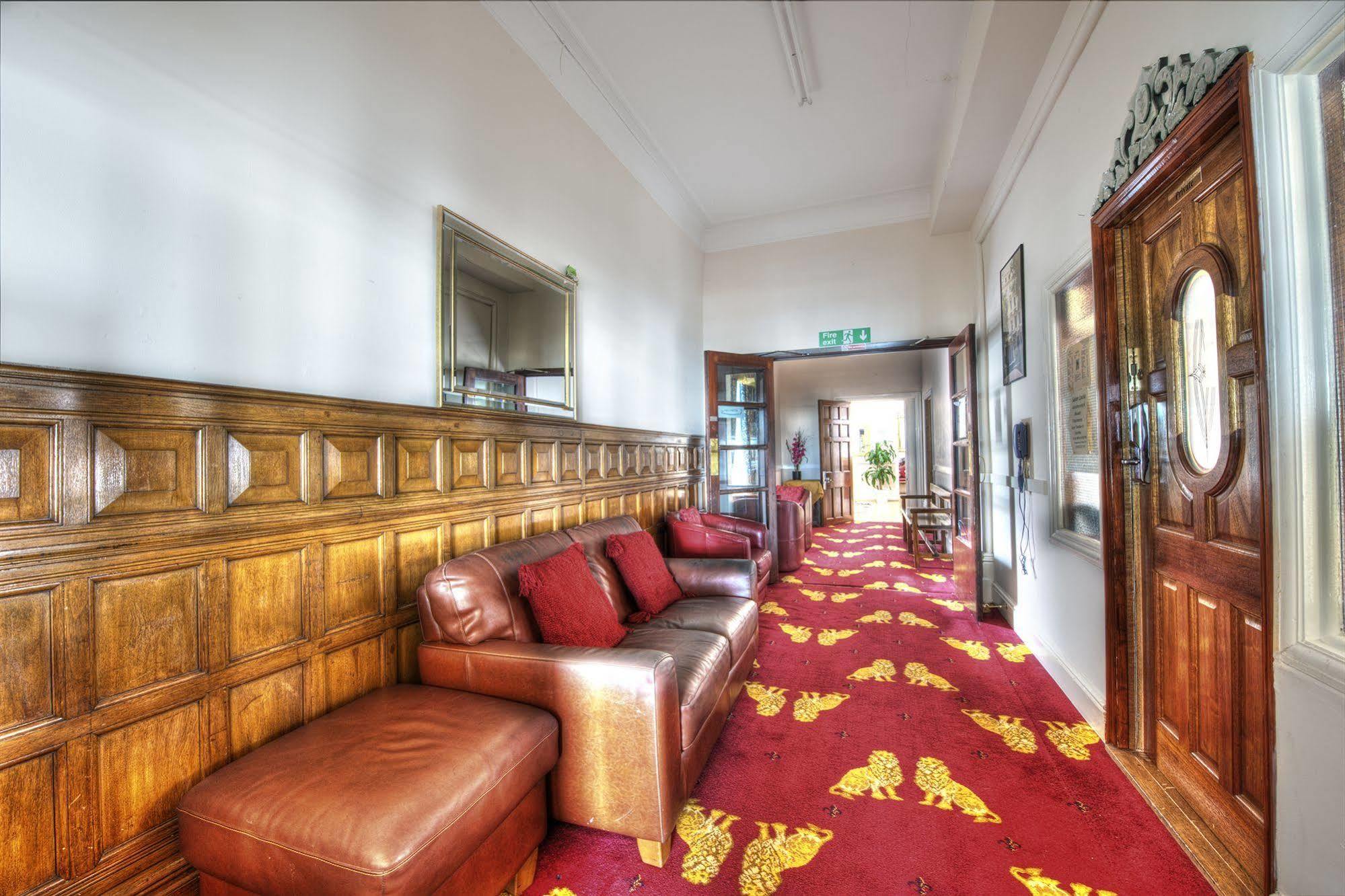 Albany Lions Hotel Истбурн Экстерьер фото